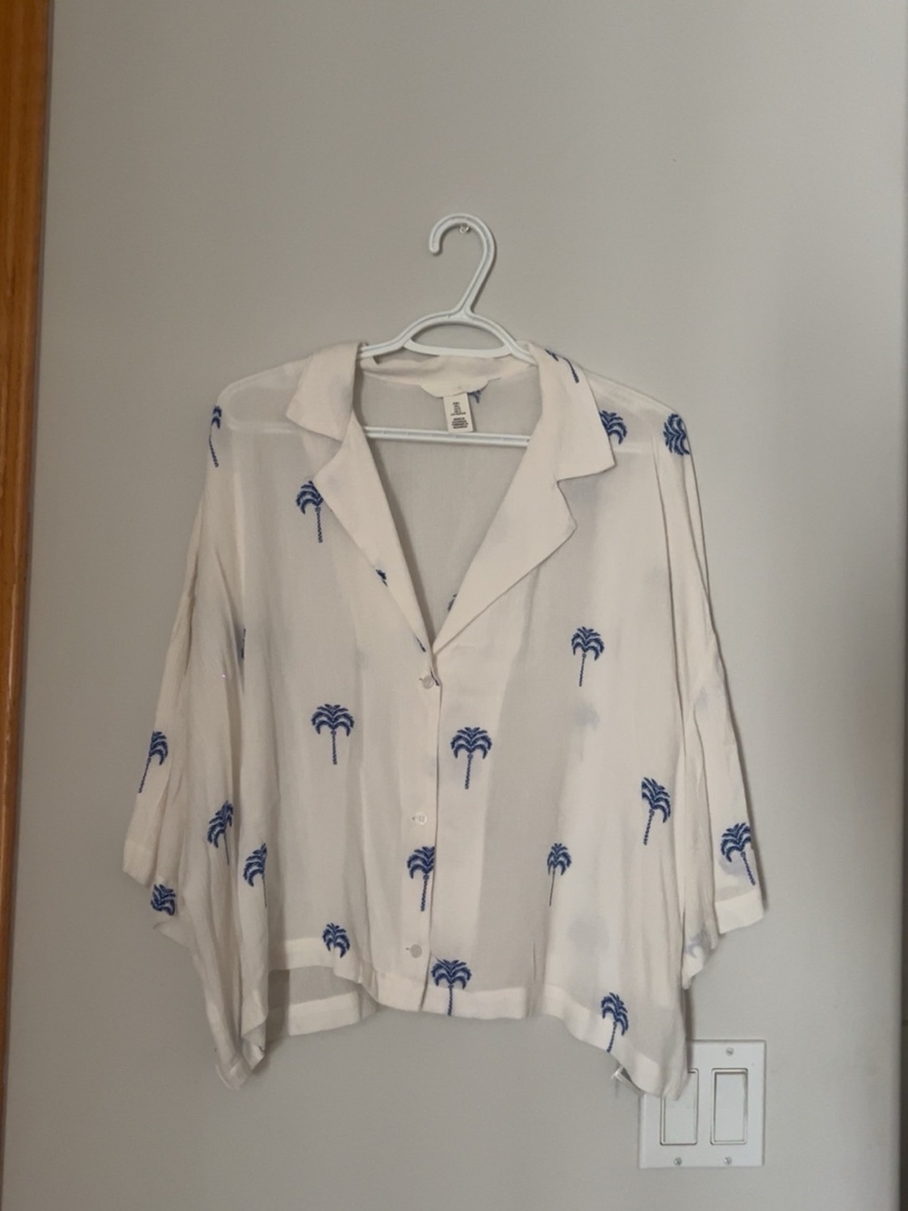 H&M White Button-Down Shirt with Blue Palm Motif
